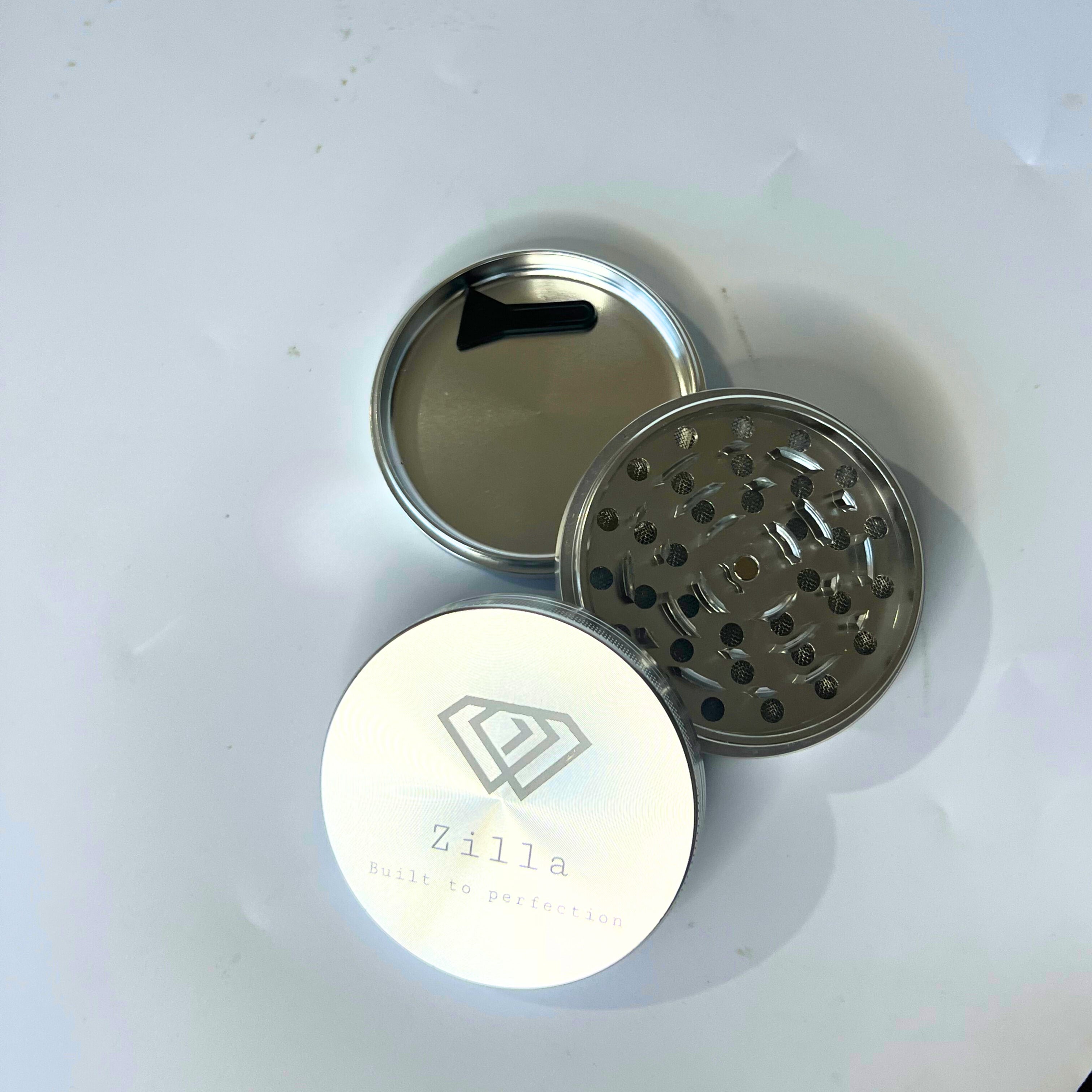 Buy Zilla 75mm Large Aluminium Grinder Online Kenya – Royal Mist Nairobi